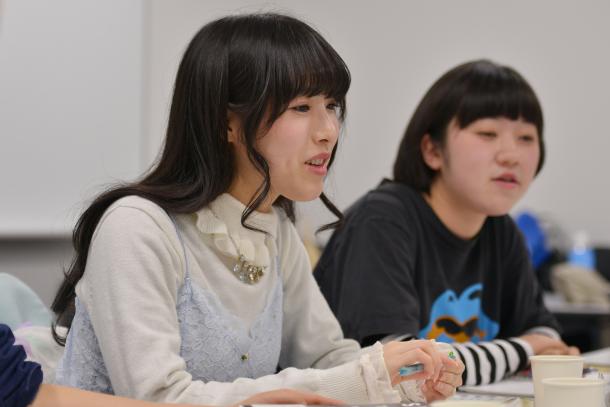 今村幸子さん(左)と安部さくらさん