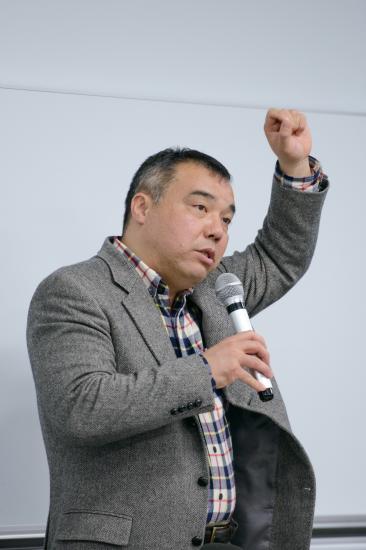 講演する中野晃一教授