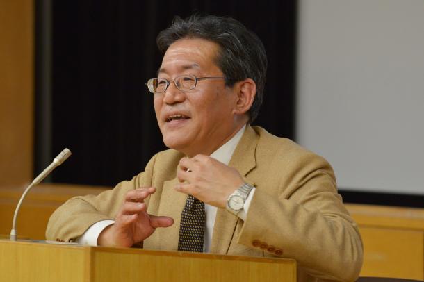 講演する阪口正二郎教授
