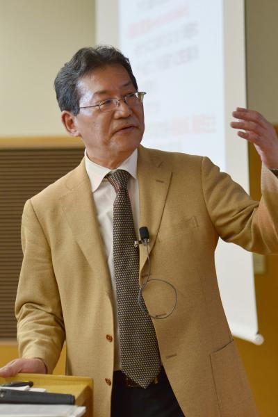 講演する阪口正二郎教授