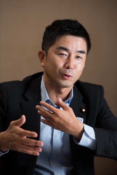 牧原秀樹さん