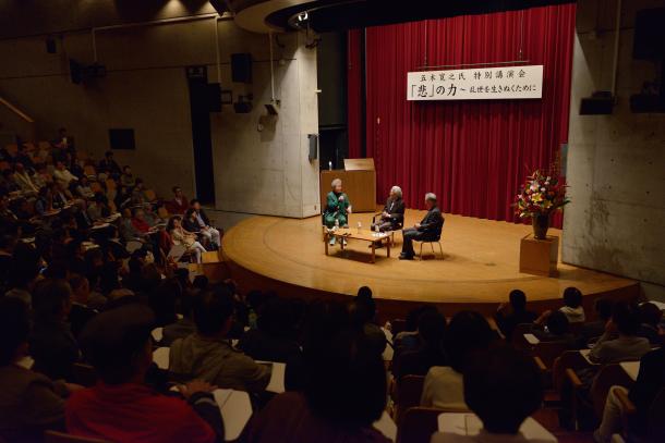 満員の会場
