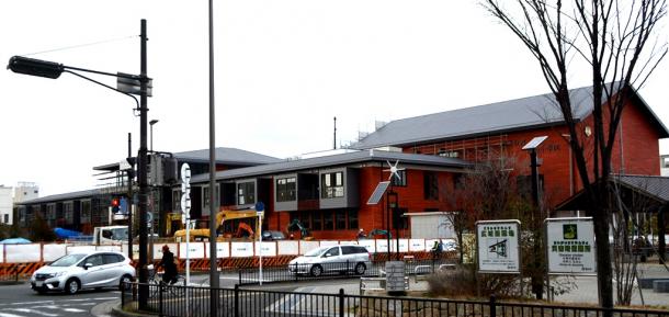 森友学園への売却地では4月に開校予定の小学校が建設されている=7日、大阪府豊中市