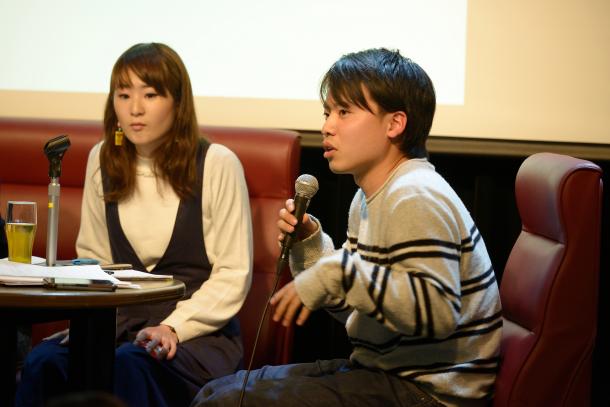 藤川里恵さん(左)と栗原耕平さん