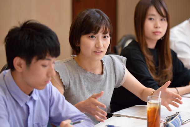 (向かって左から)田村葉さん、石田有紀さん、稲垣ひよりさん