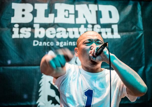 多様性を祝うイベント「BLEND is beautifull」出演時のECDさん=2015年11月22日、東京・原宿Galaxy-Gingakei
(写真家島崎ろでぃー撮影)