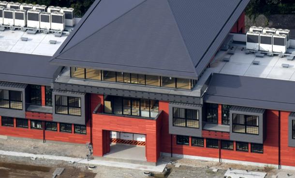 森友学園が国有地に開設予定だった小学校の建物=2017年11月、大阪府豊中市