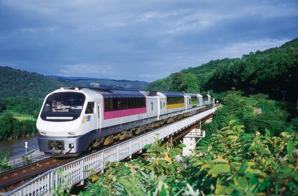 ノースレインボーエクスプレス=日本旅行提供